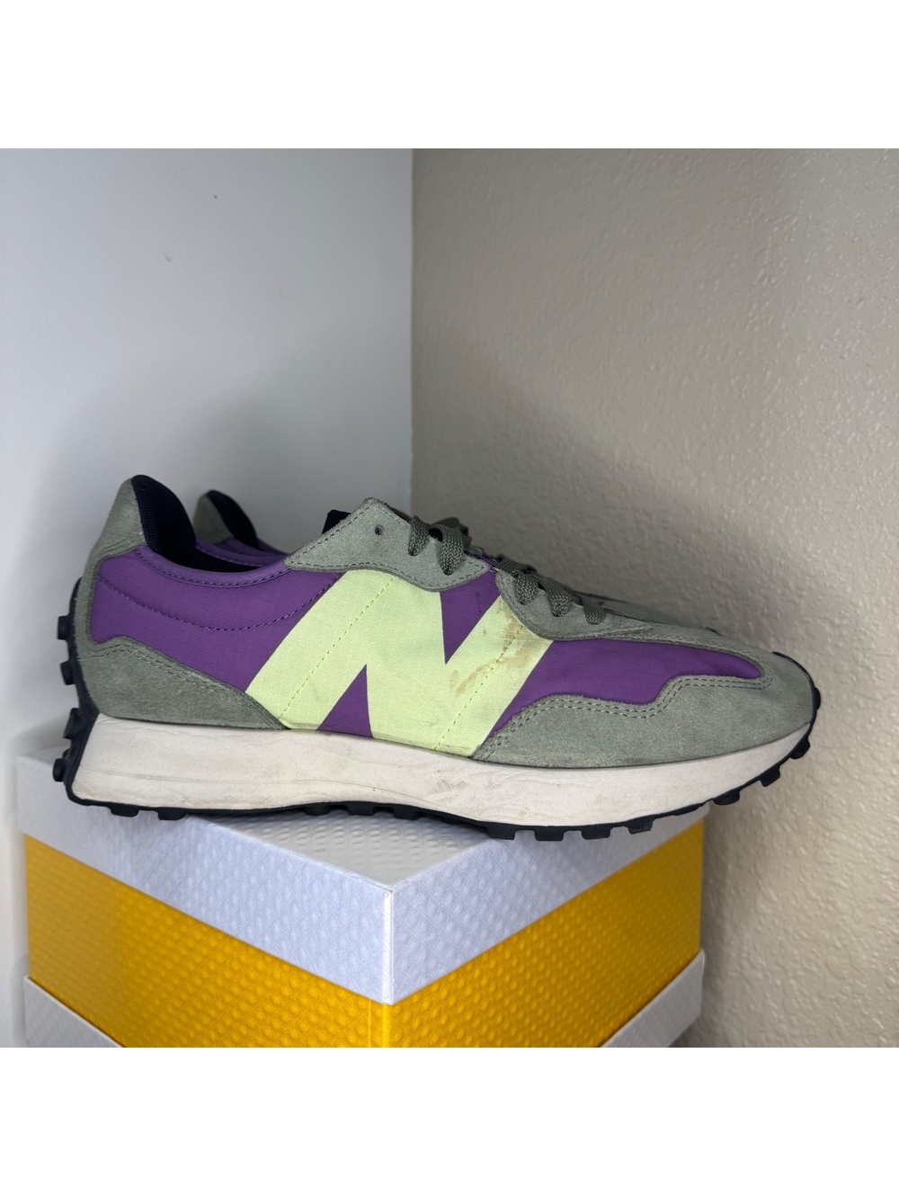 New Balance 327 Sour Grape Men’s 10.5 Purple Green Gray Neon MS327TC